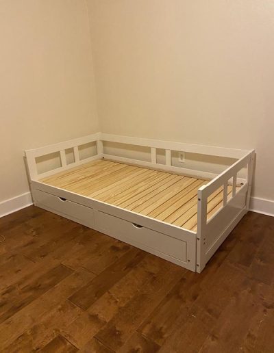 White day bed installation and assembly