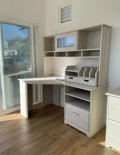 Desk with Hutch installation and assembly